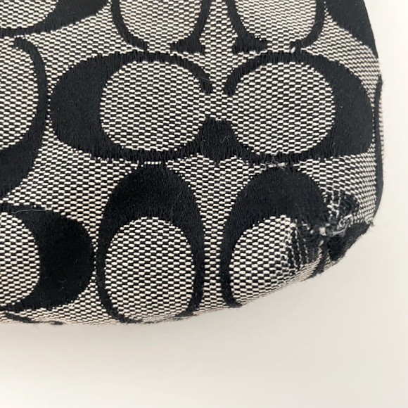 Coach signature jacquard wristlet in black/gray - Picture 2 of 6
